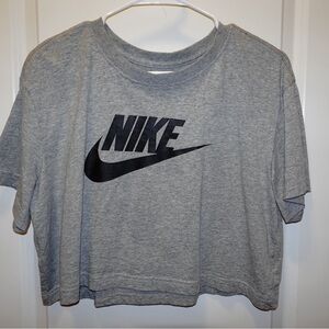nike crop t-shirt